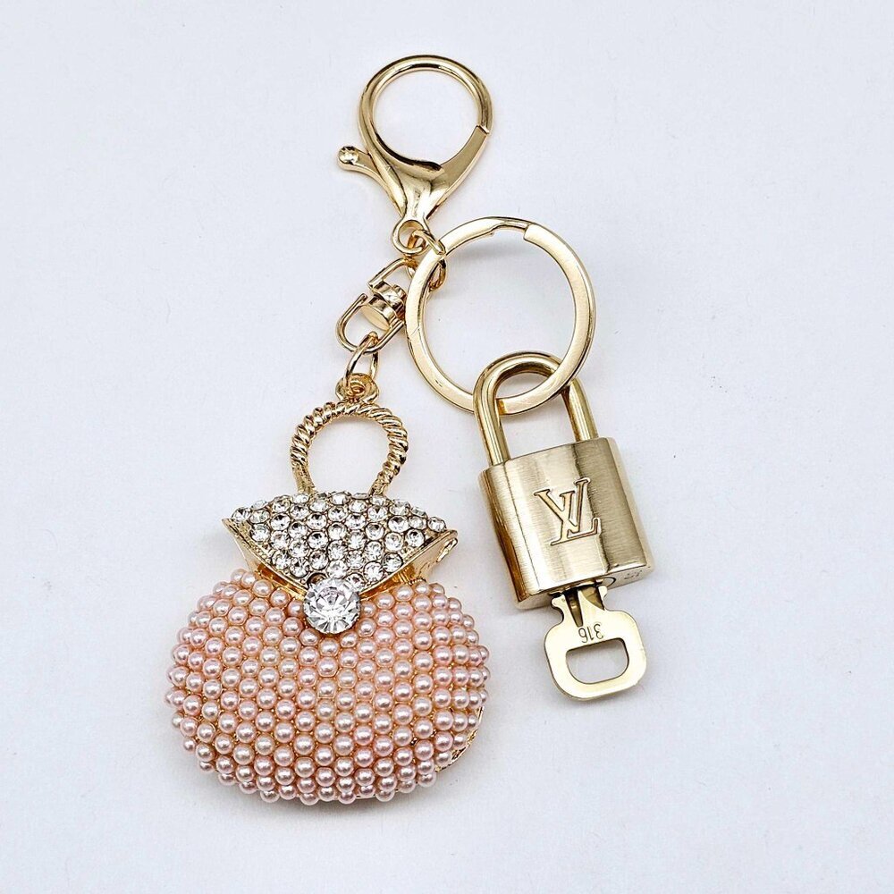 Louis Vuitton Authentic Gold Lock & Key 🔑 Bag Charm + Unbranded Keychain - Picture 3 of 7